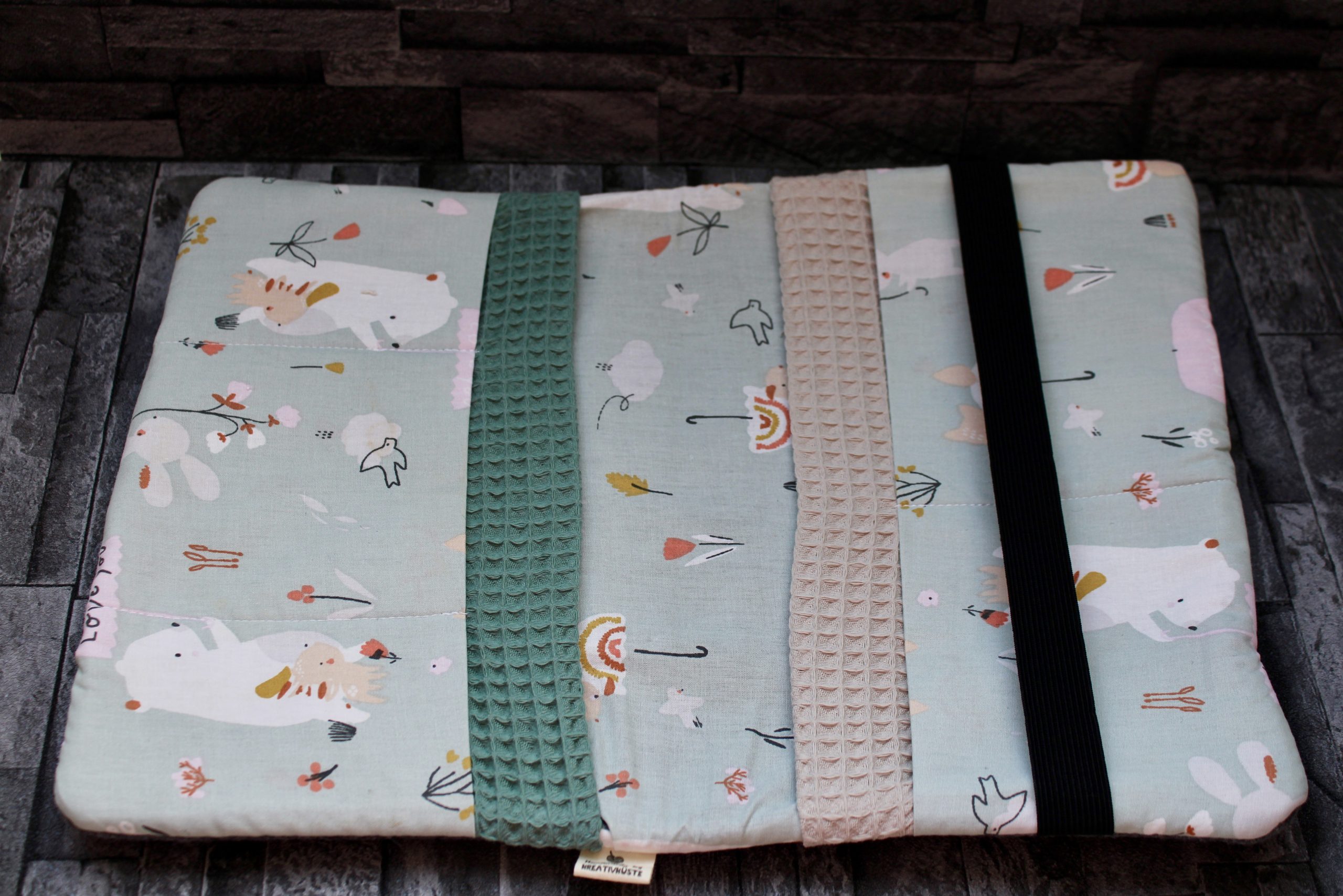 Handgemachte Wickel-/Windeltasche – Bild 8